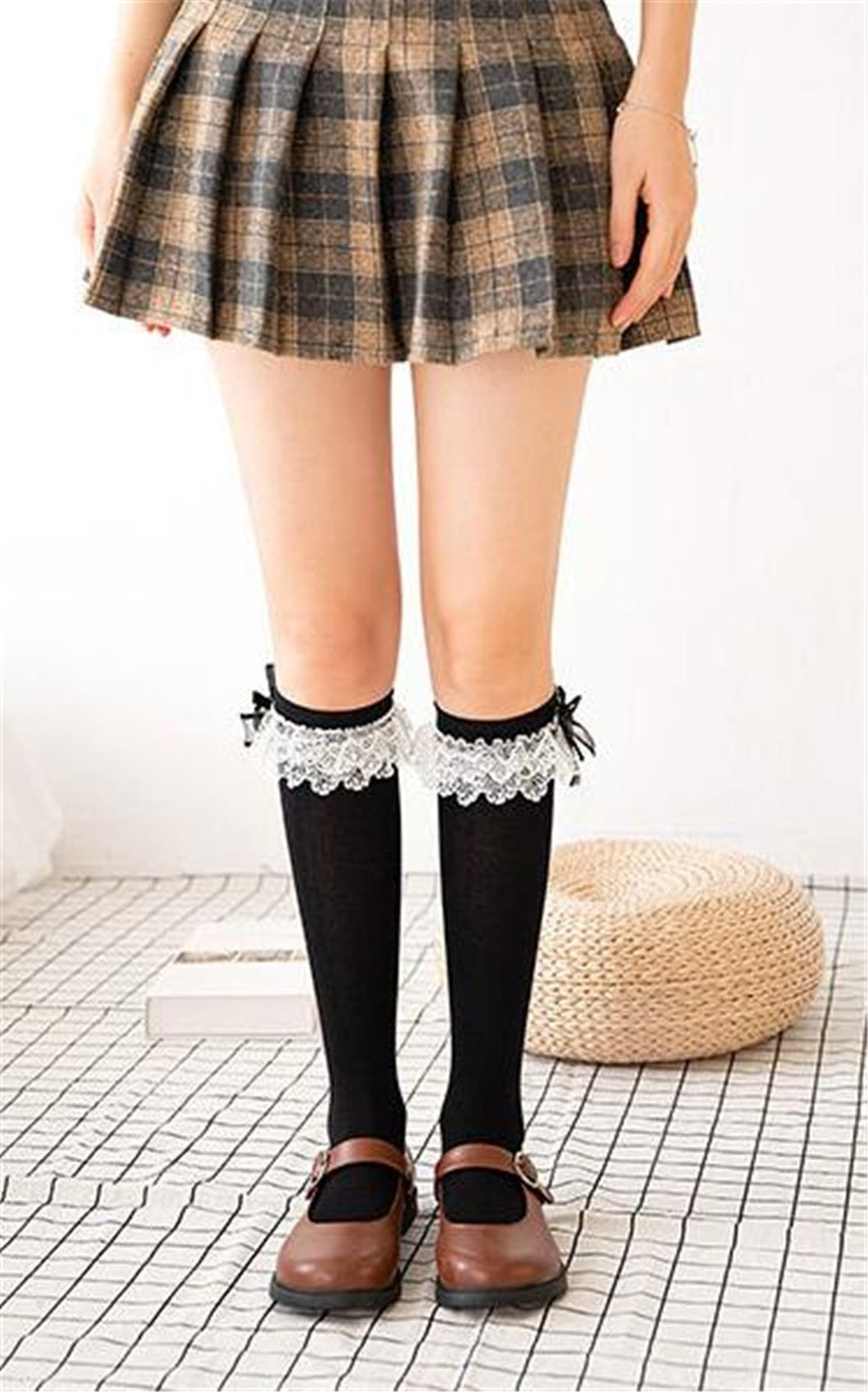 CHAUSSETTES MONTANTES FEMME DENTELLE BLANCHE LACET NOIR