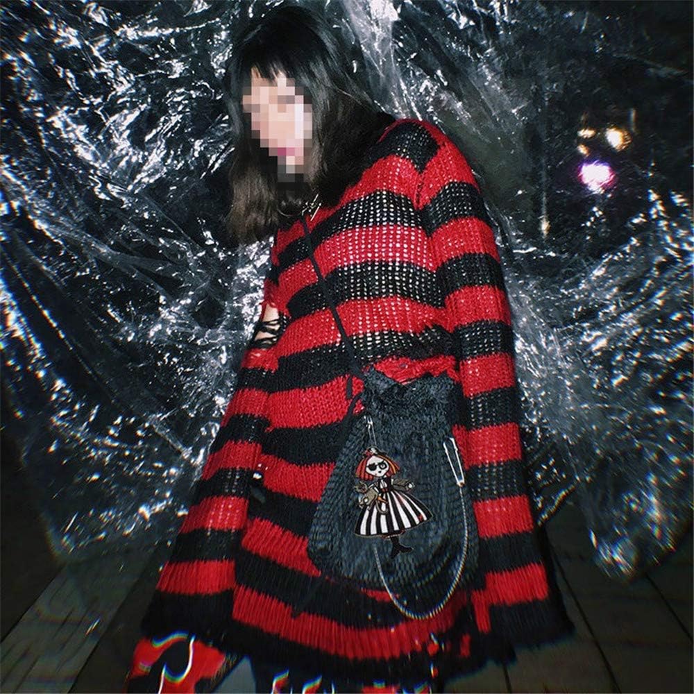 PULL GOTH DECHIREE ROUGE RAYURE