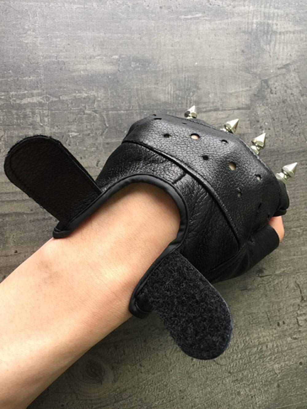 MITAINES CUIR NOIR CLOUS ARGENTE BIKER GOTHIQUE