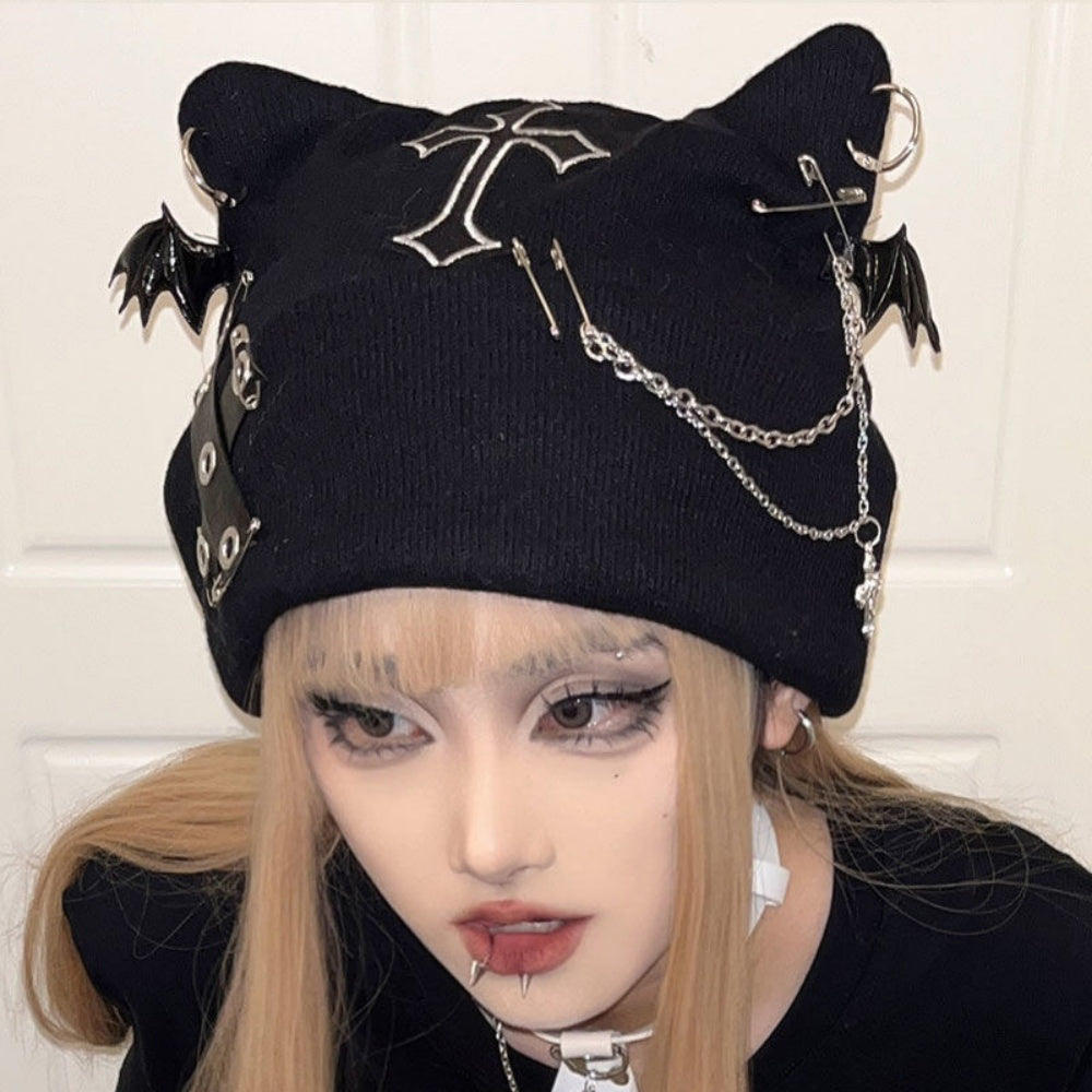 BONNET OREILLE NOIR EPINGLE CHAINE CROIX GOTH