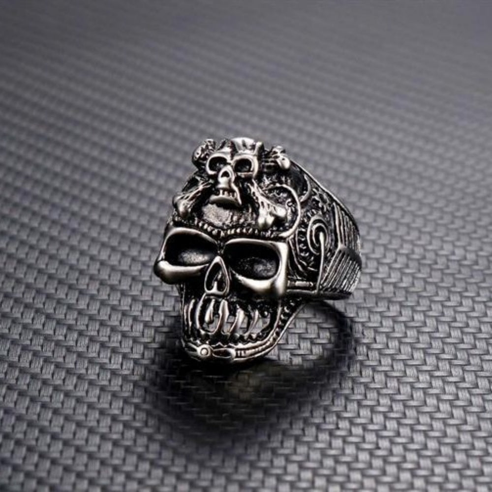 BAGUE TETE MORT GOTH EN ARGENT 925