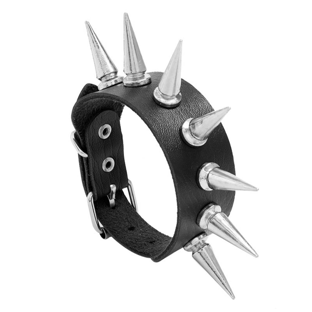 BRACELET CLOUS GOTHIQUE