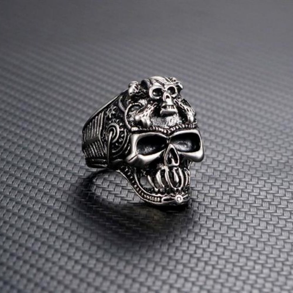 BAGUE TETE MORT GOTH EN ARGENT 925